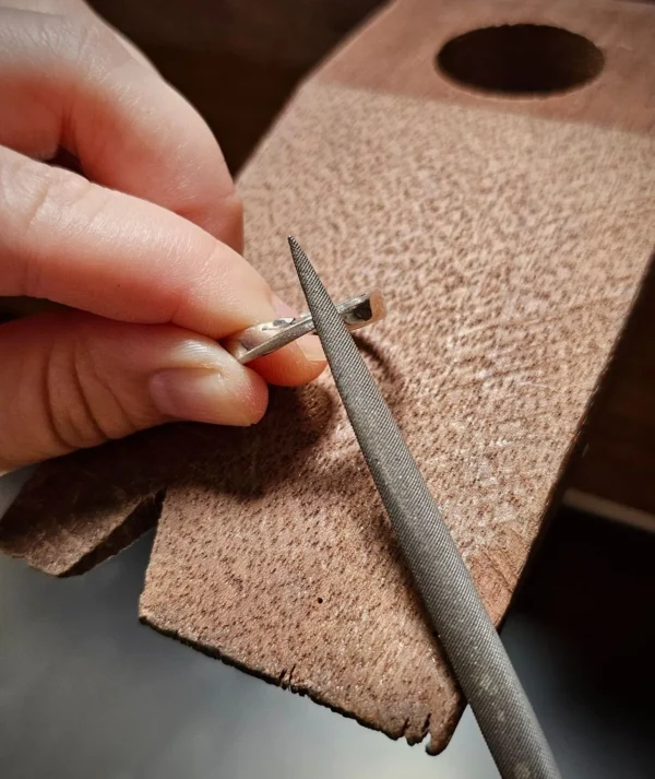 Tru-Mi Chosen 必然的相遇對戒金工過程，職人手工打造莫比烏斯環戒身